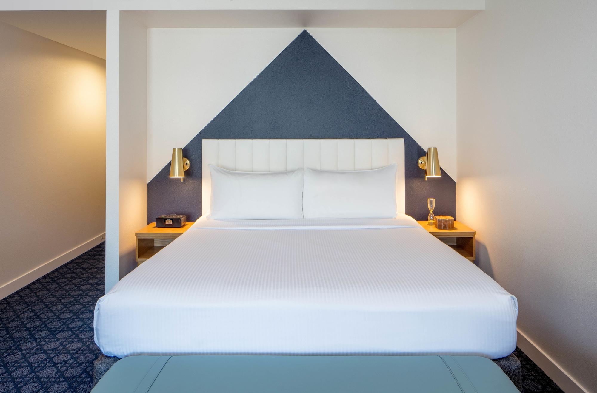River's Edge Portland, Tapestry Collection By Hilton Hotel