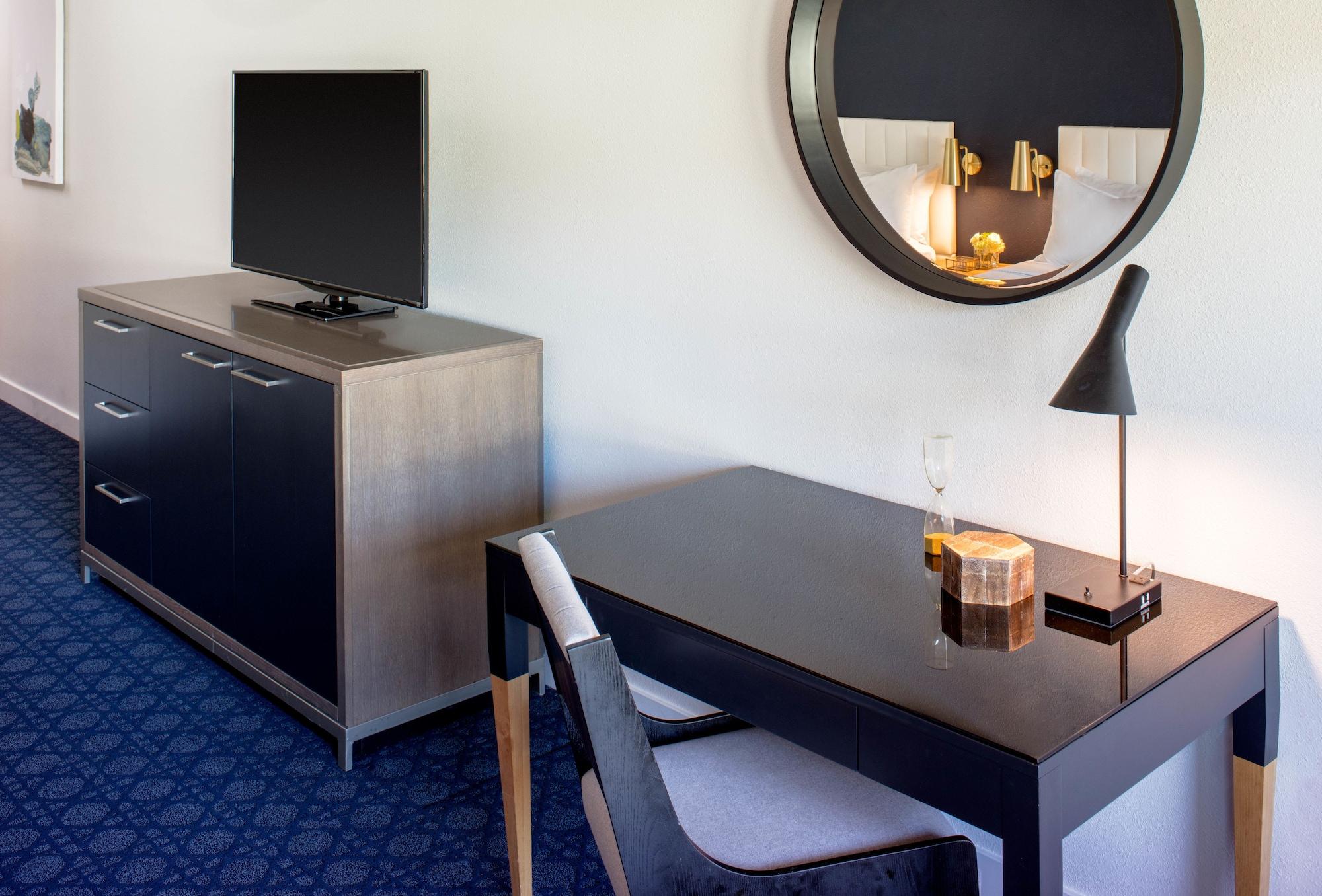 River's Edge Portland, Tapestry Collection By Hilton Hotel
