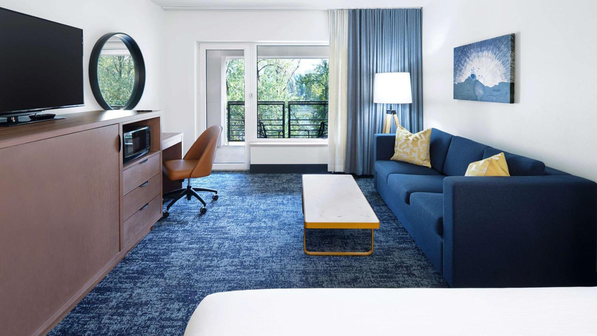 River's Edge Portland, Tapestry Collection By Hilton